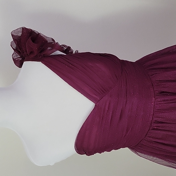 NEW Hailey Logan Off the Shoulder Party Dress - Picture 2 of 11